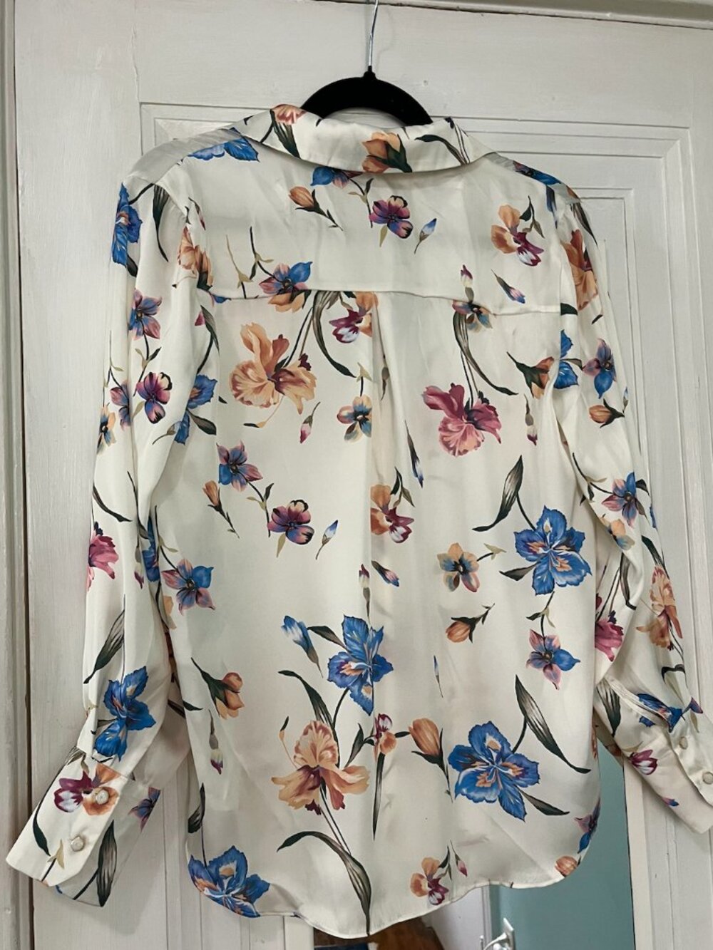 Philosophy floral button up blouse - Picture 2 of 5